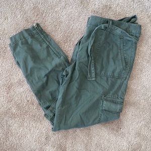 Womens Ann Taylor LOFT Cargo Capri Pants 10 Olive Green Pockets Zipper